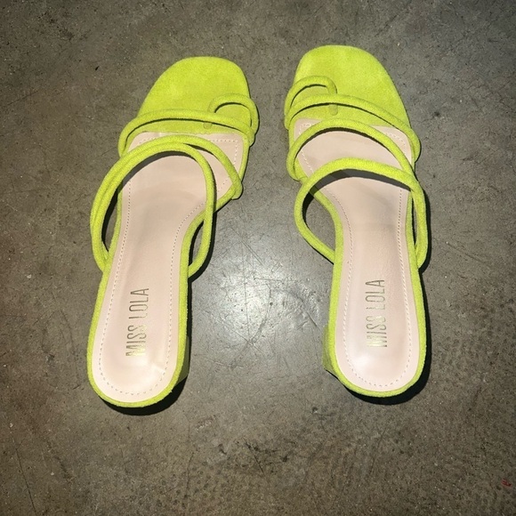 LIME GREEN TERRY CLOTH MULESS | ONLY WORN ONCE - Picture 6 of 7